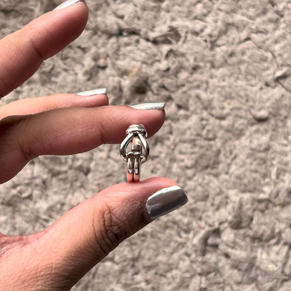 Stylish Knot Unisex Silver Band Ring