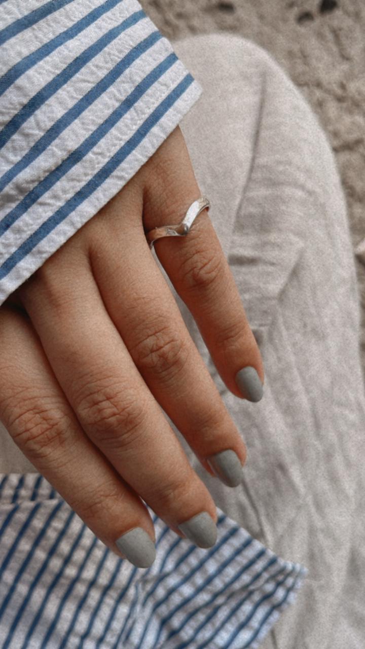 Modern V hammered adjustable silver ring for thumb or small finger