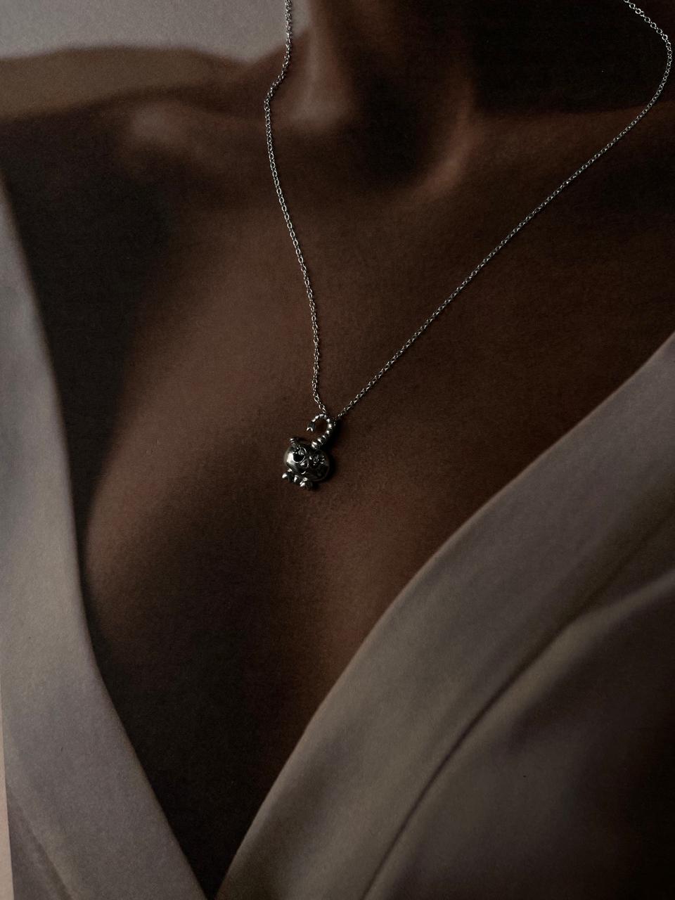 Charming crab 2 pendant necklace in sterling silver