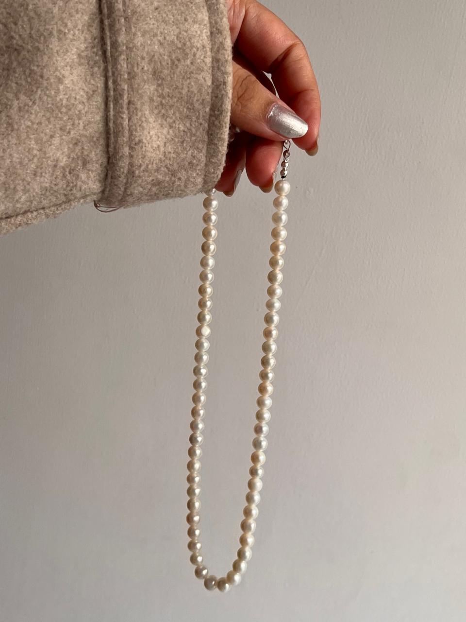 Elegant Sterling Silver Necklace with Freshwater Pearls
