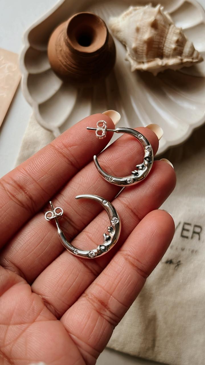 Stylish crescent moon face CZ earrings in silver 925 half hoop style