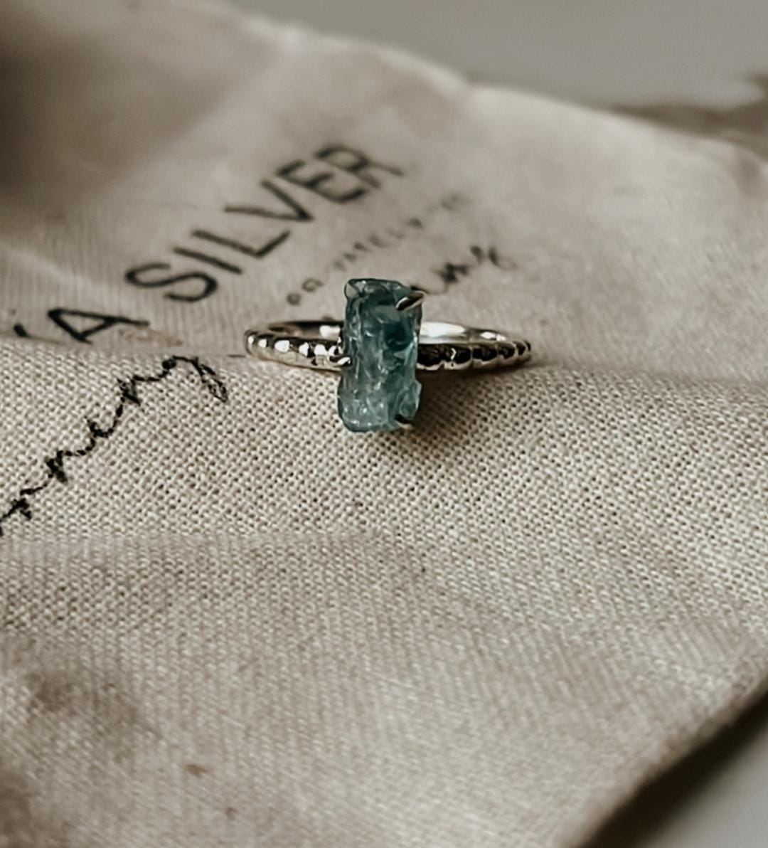 Stylish Blue Apatite Raw Uncut Dot Band Silver Ring