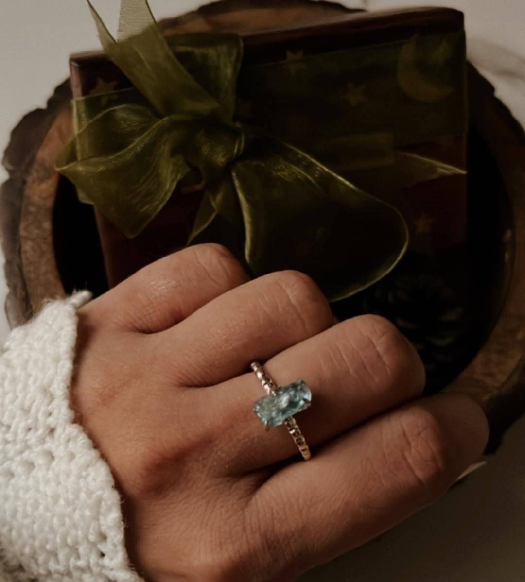 Unique Blue Apatite Raw Stone Dot Band Silver Ring