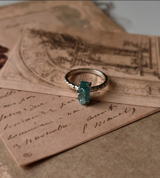 Blue Apatite Raw Uncut Dot Band Silver Ring