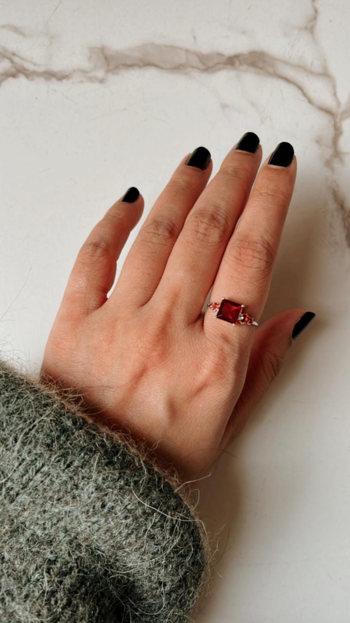 Elegant square-cut garnet silver ring in vintage style