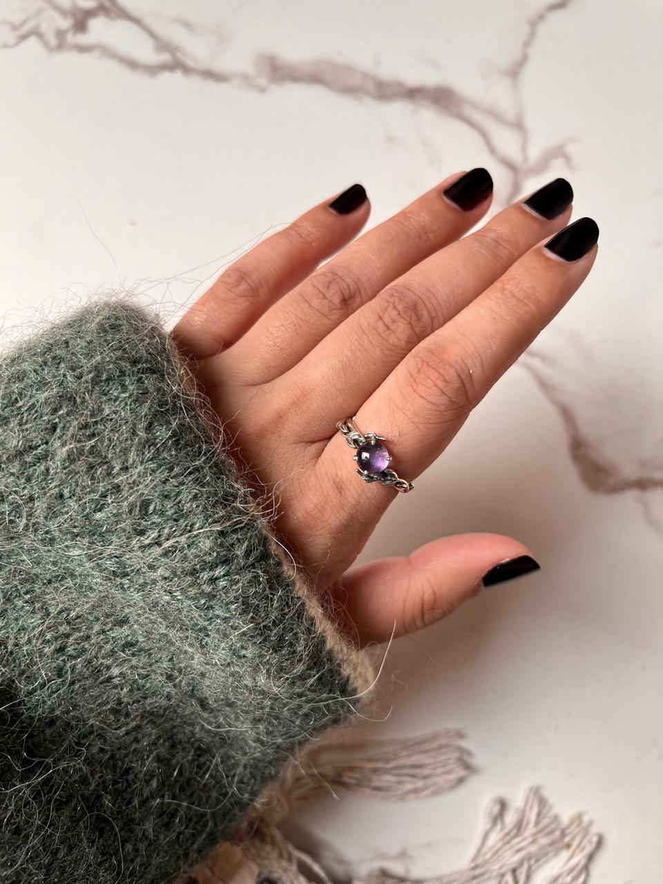 Enchanting Silver Ring with Amethyst and Nature-Inspired Motif