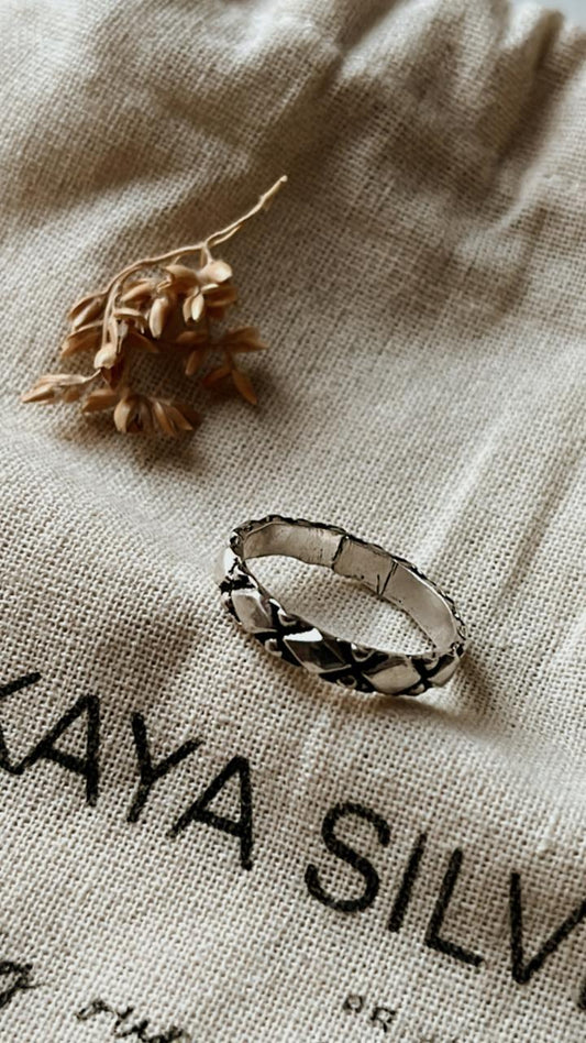 Tribal Rawa band sterling silver ring