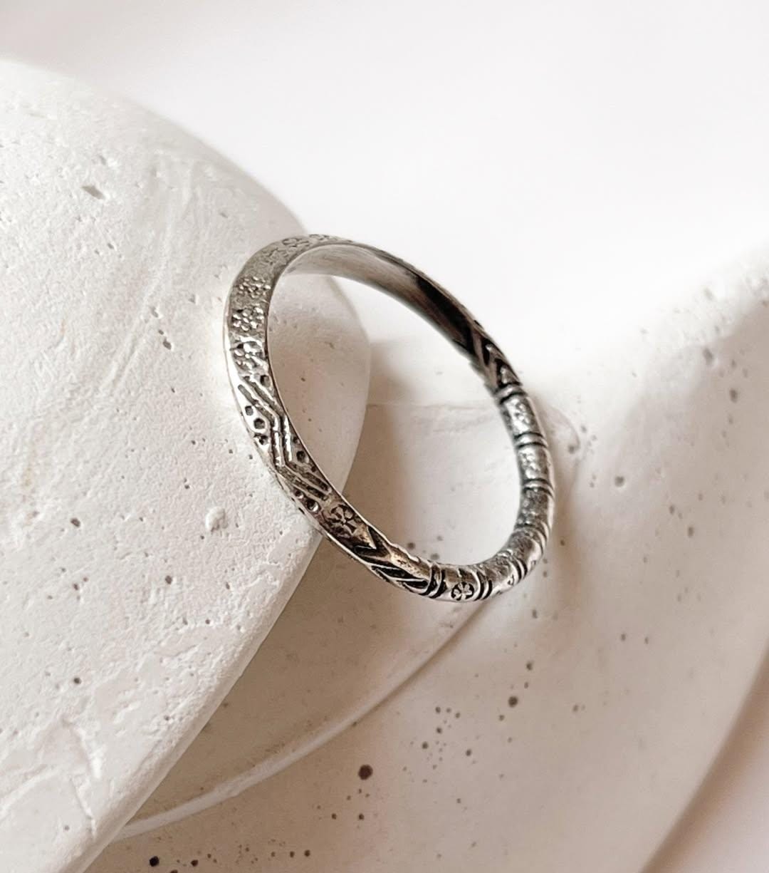 925 Silver Ring with Tribal Edge Design for Boho Look