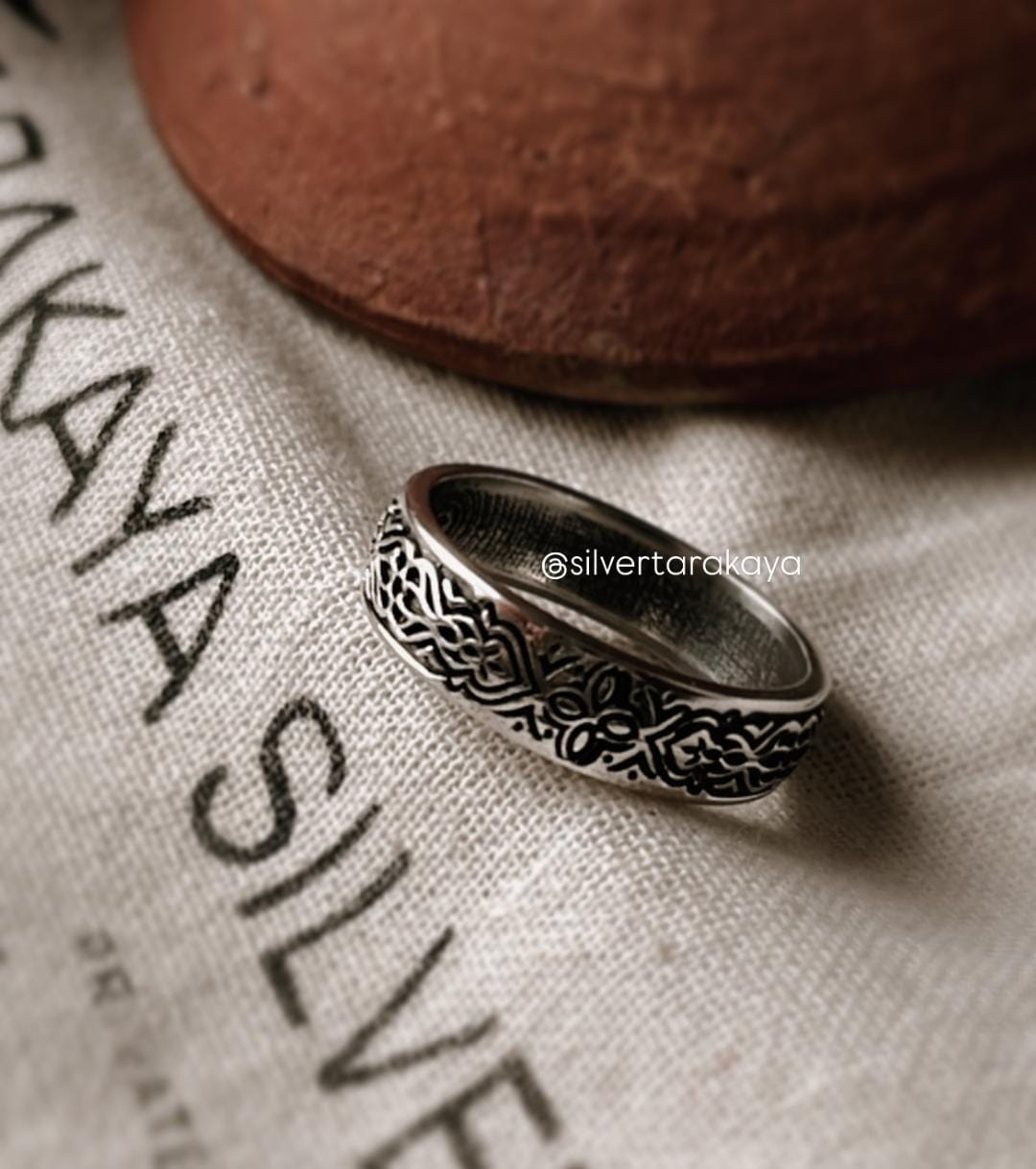 Beautiful 925 silver ring with intricate design, perfect as a unique gift for special occasions or loved ones.