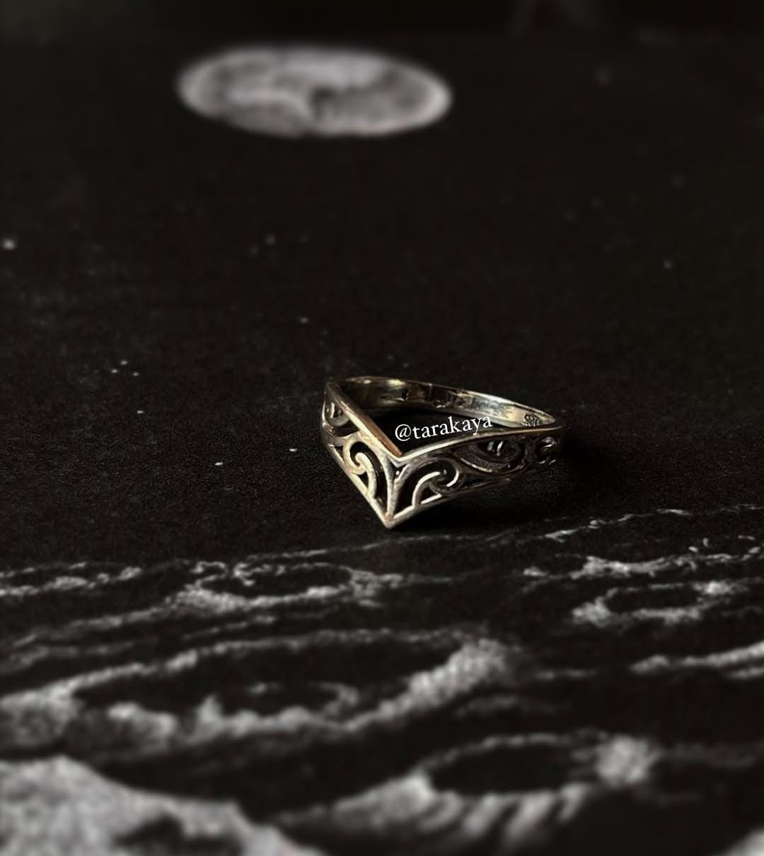 V Chevron Vintage Filigree 925 Silver Ring - Classic and Detailed Filigree