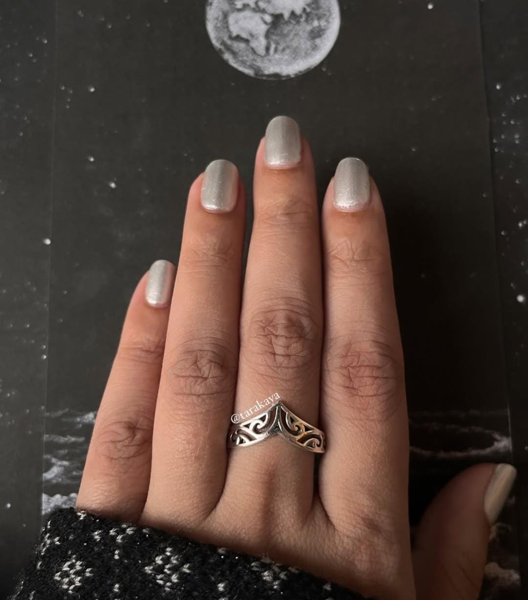 925 Silver V Chevron Vintage Filigree Ring - Detailed Silver Band