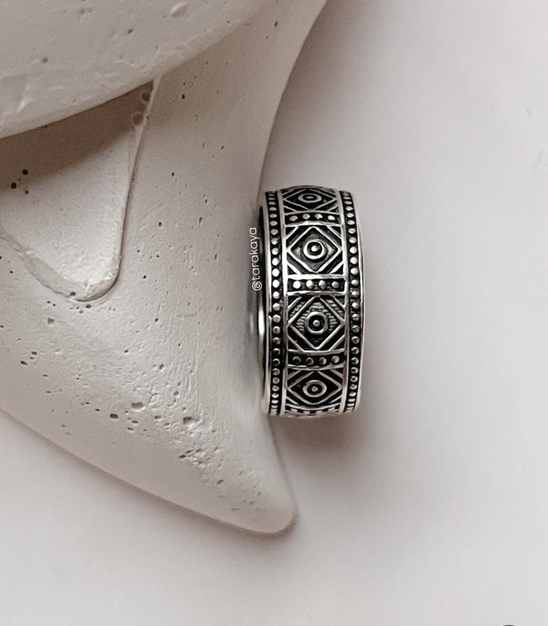 Tribal Relic Design 925 Silver Band Ring for Bold Fashion