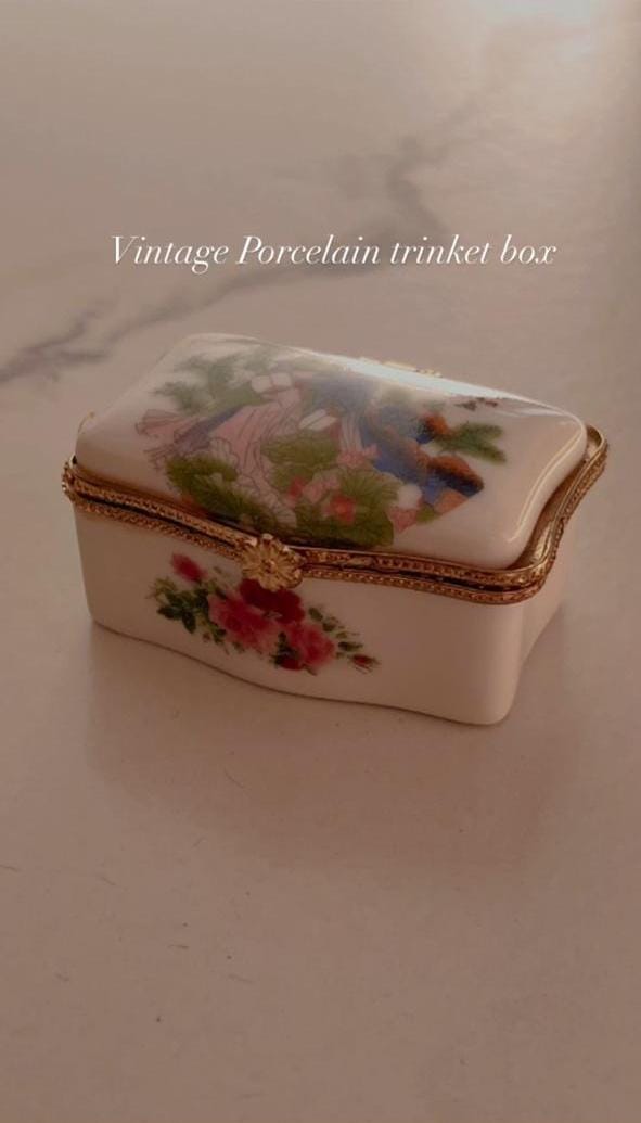 Elegant Vintage Mini Trinket Box in Porcelain