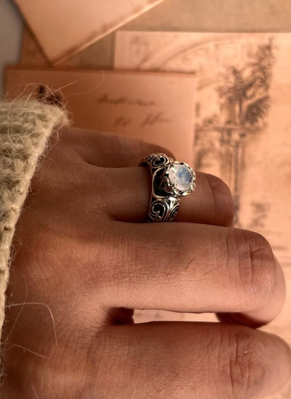 Moonstone silver ring with vintage design