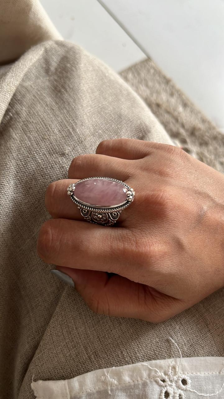 Elegant Rose Quartz Oval Silver Ring with Boho Style