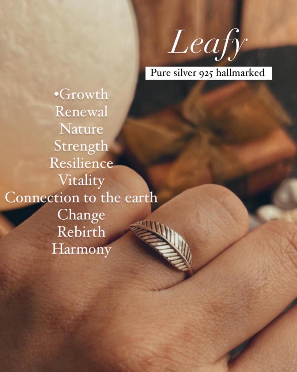Sterling Silver Ring with Detailed Leaf Band
