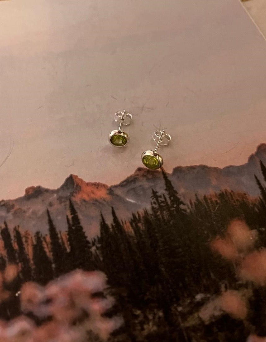 Elegant Peridot 6mm Sterling Silver Stud Earrings