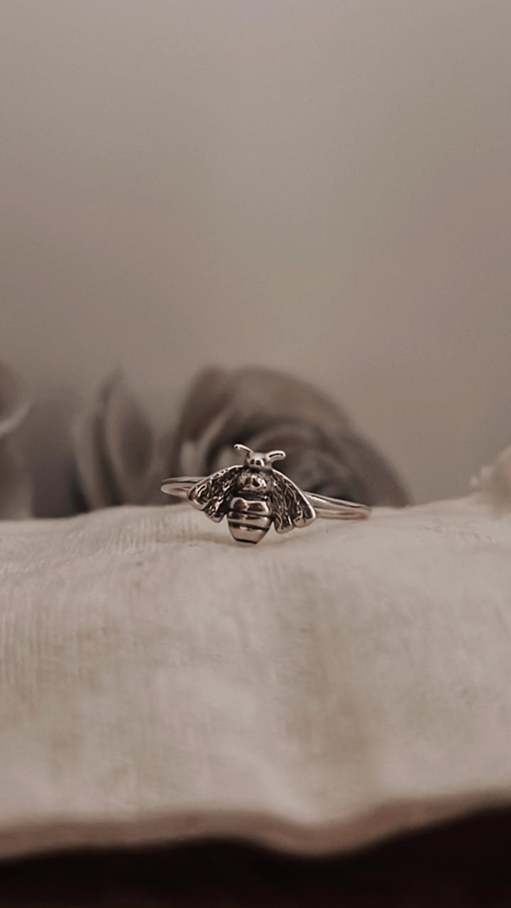 Whimsical big bee silver ring with detailed and bold design.