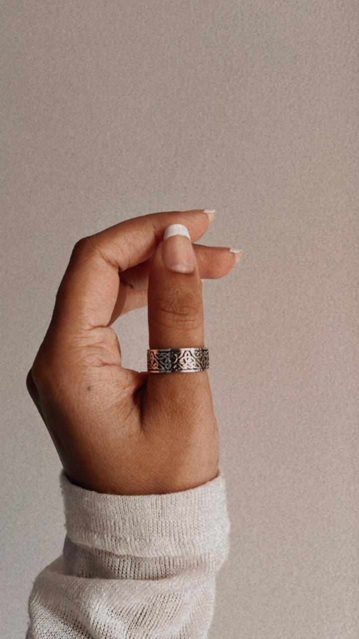 Intricate thick Celtic knot band ring in silver