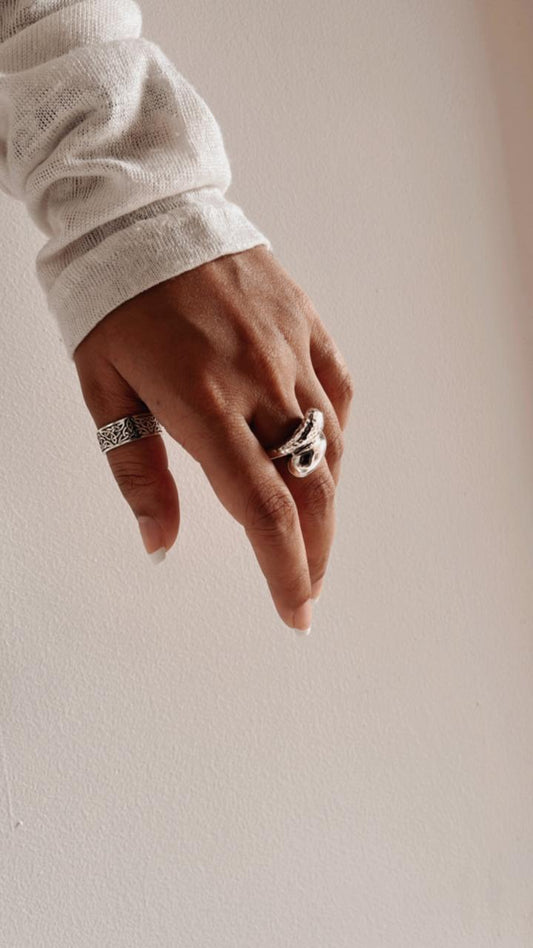 Chunky 925 Sterling Silver ring with unique drop-shaped embellishments