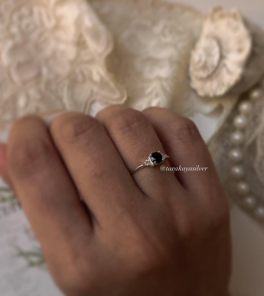 Handcrafted vintage-style ring in 925 silver with spinel and topaz  