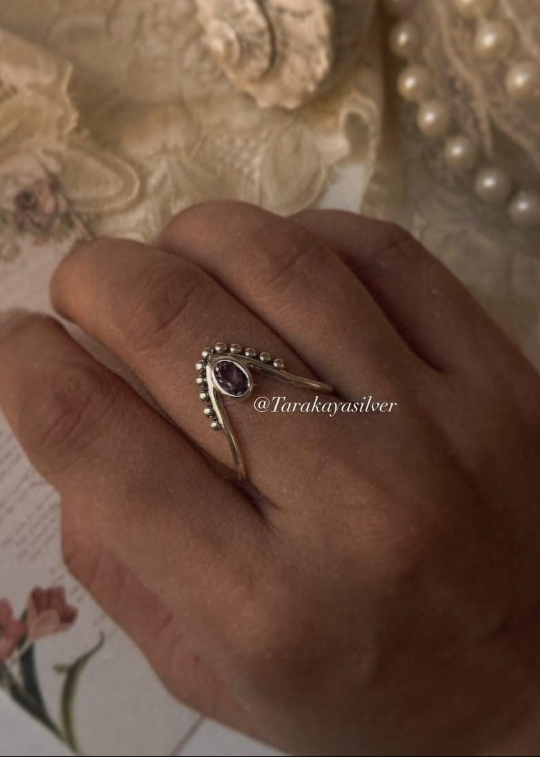 925 Sterling silver Vanki ring with Amethyst and Rawa design  