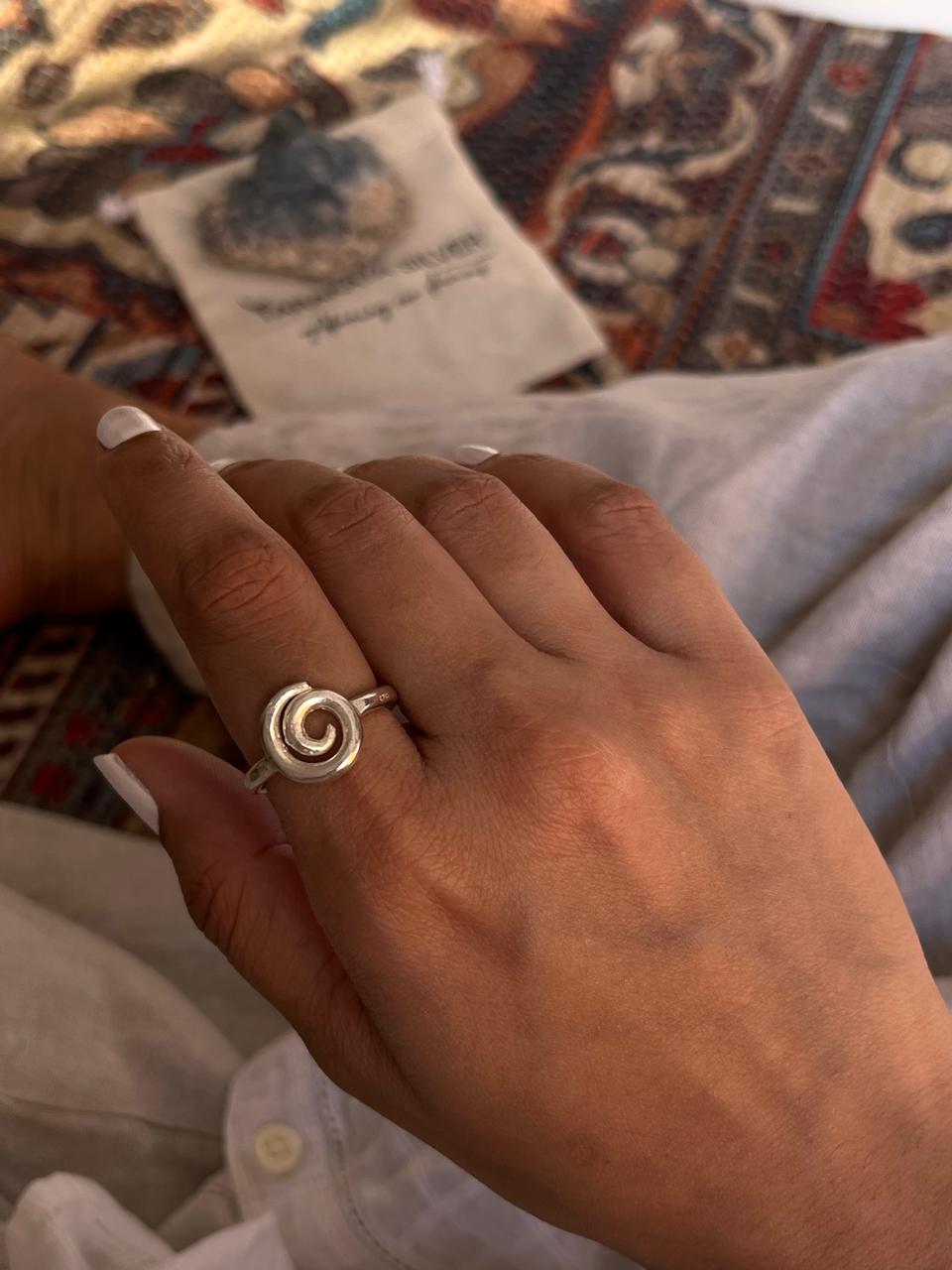 Artisan-made spiral adjustable ring in 925 silver  