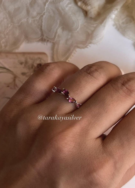 Leafy design 925 Sterling Silver ring featuring rhodolite garnet stone