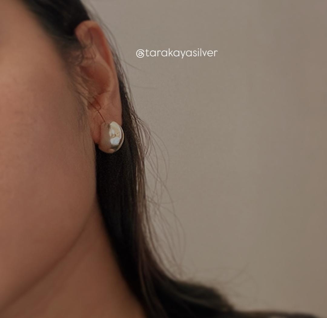 Bold dome-shaped Italian half hoop earrings in 925 silver  