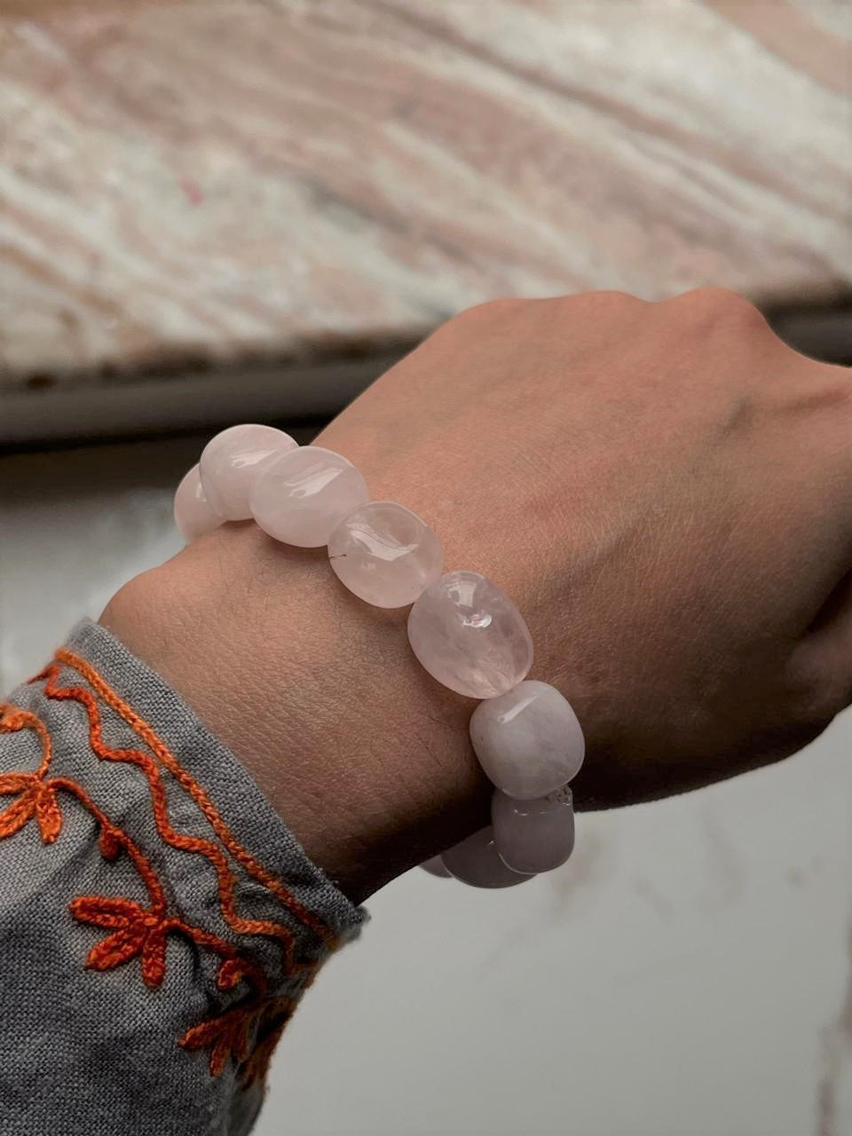 Natural rose quartz crystal bracelet with tumble stones  