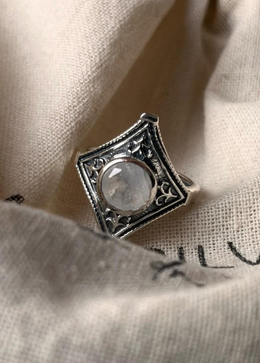 Boho chic moonstone ring 925 sterling silver vintage design