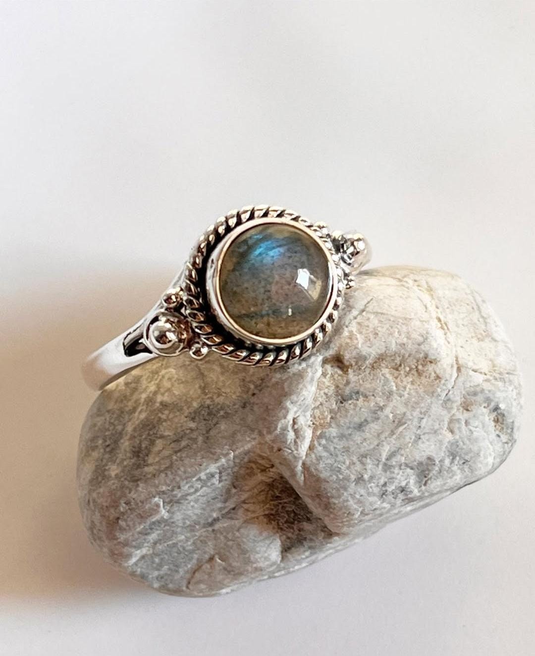 Labradorite Round Boho 925 Sterling Silver Ring