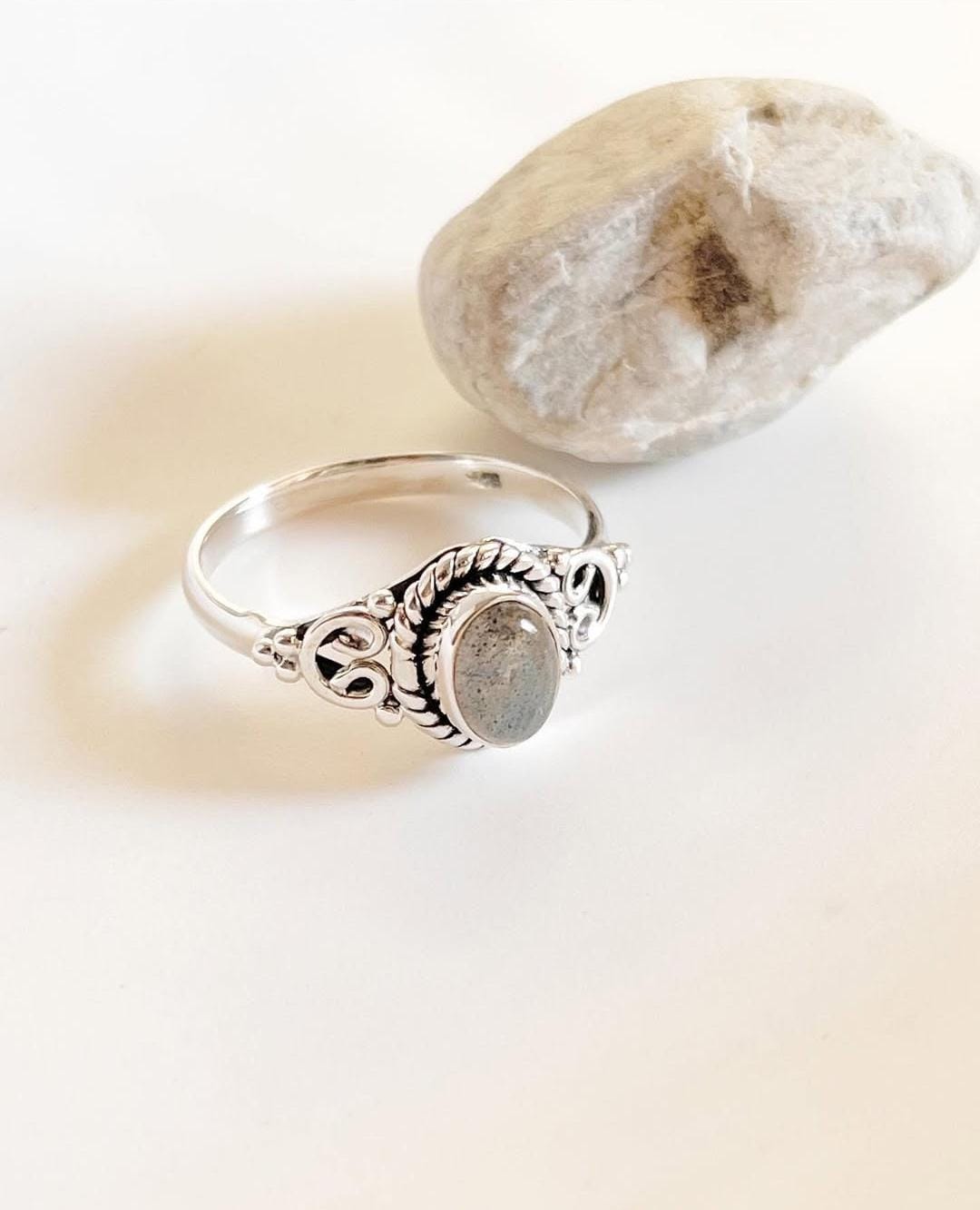 Labradorite Oval Boho 925 Sterling Silver Ring