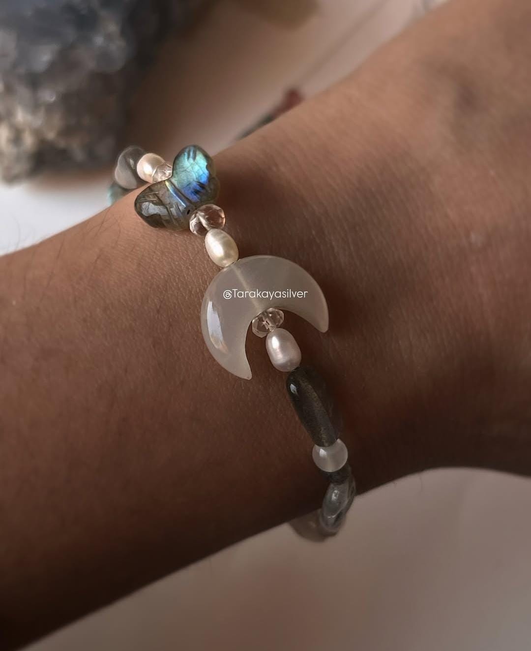 Boho-style Mystic Wings bracelet in natural silver for confidence  