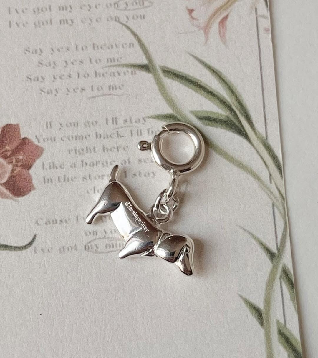 Detailed dachshund charm in 925 silver for pet memorial jewelry  