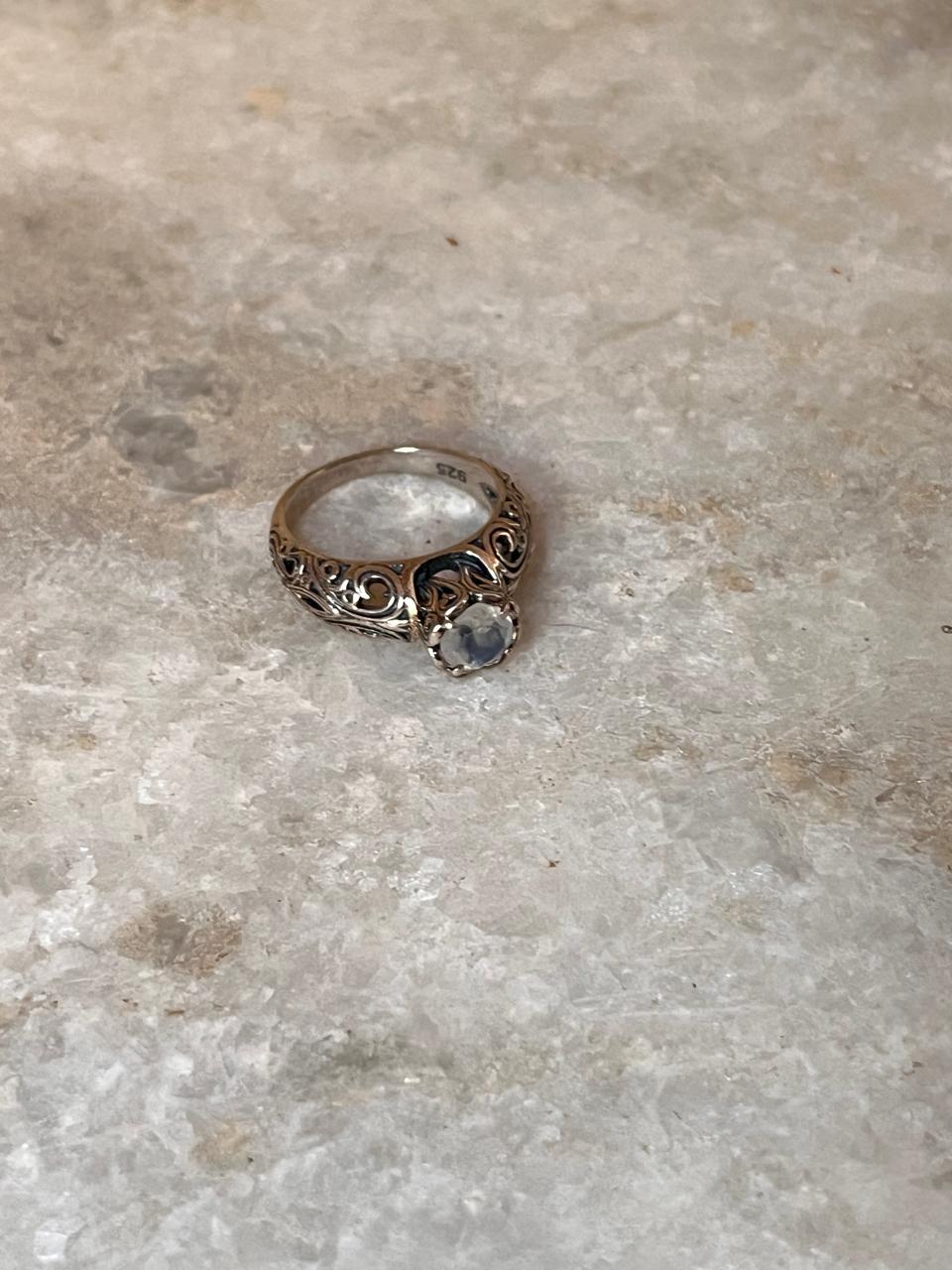 Vintage Motif Moonstone Solitaire 925 Sterling Silver Ring