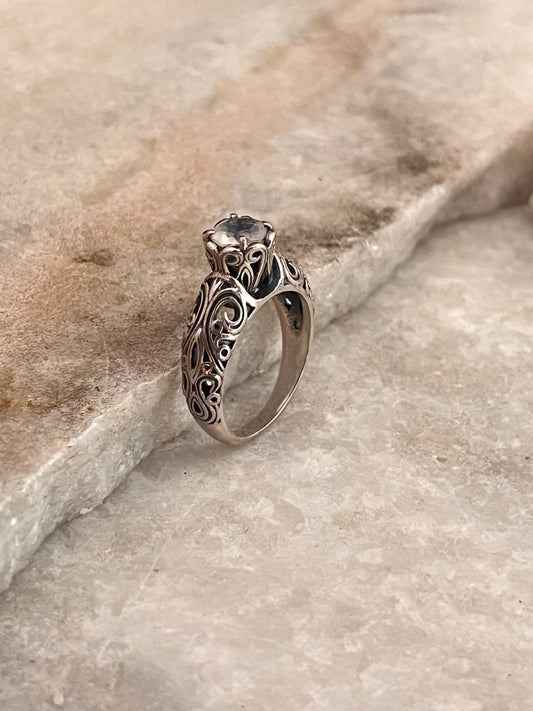 Vintage Motif Moonstone Solitaire 925 Sterling Silver Ring