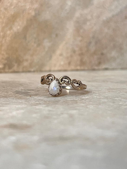 Moonstone Crown Pear 925 Sterling Silver Ring