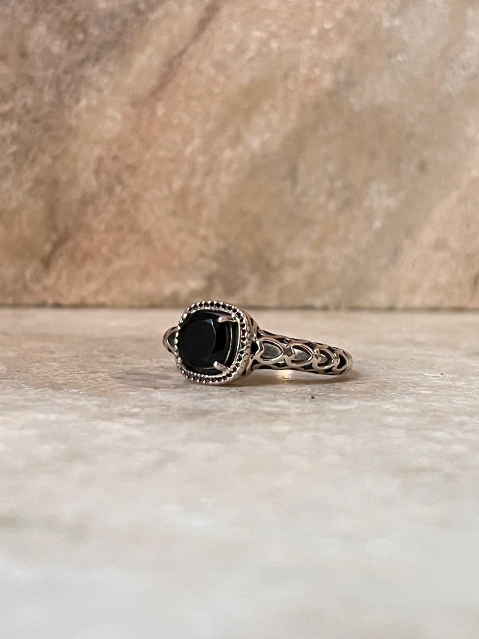 Black Onyx Heart Band 925 Sterling Silver Ring