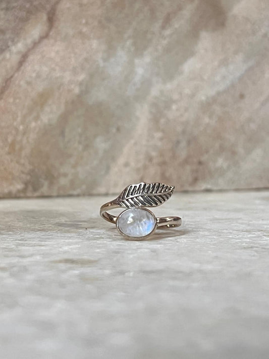 Natural 925 sterling silver moonstone feather design ring