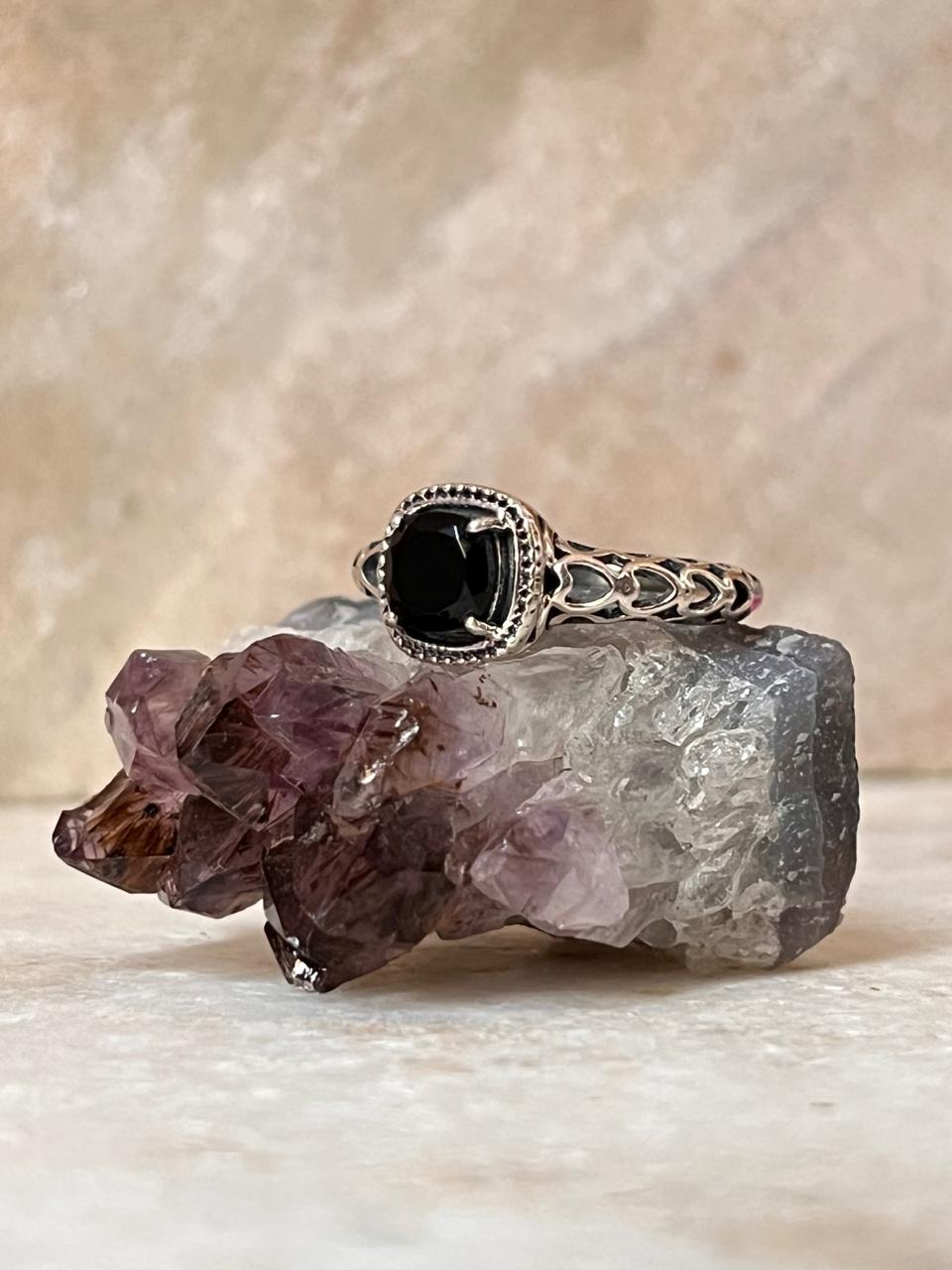 Black Onyx Heart Band 925 Sterling Silver Ring