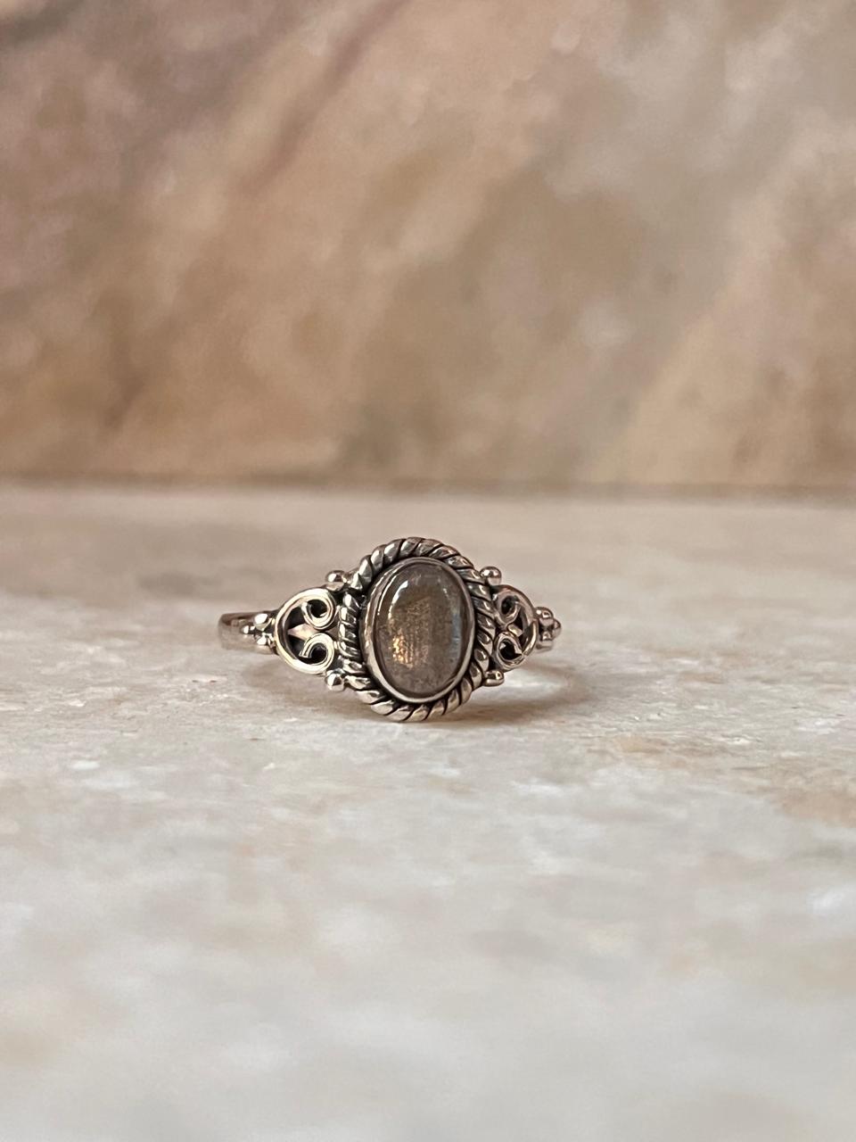 Labradorite Oval Boho 925 Sterling Silver Ring