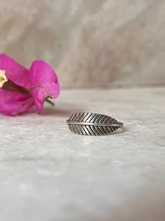 Leaf Detailed Band 925 Sterling Silver Ring