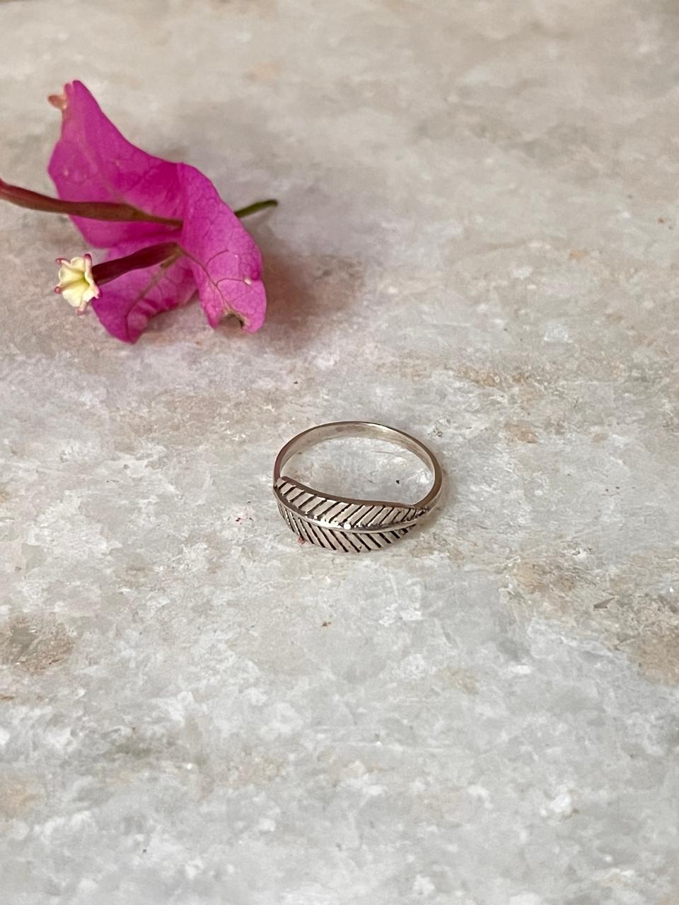 Leaf Detailed Band 925 Sterling Silver Ring