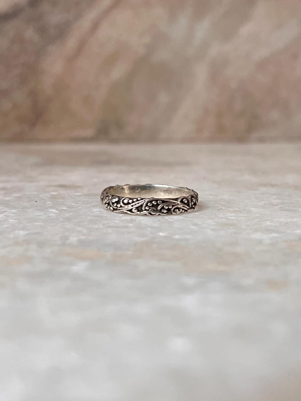 Thin Vintage Motif 925 Sterling Silver Band Ring