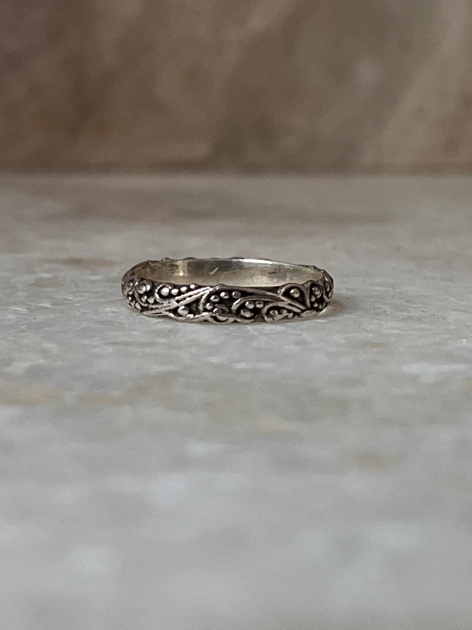 Thin Vintage Motif 925 Sterling Silver Band Ring