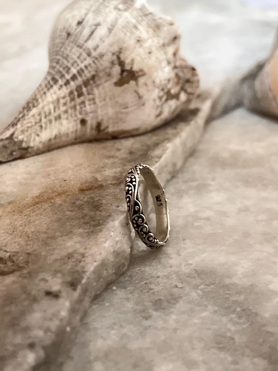 Thin Vintage Motif 925 Sterling Silver Band Ring