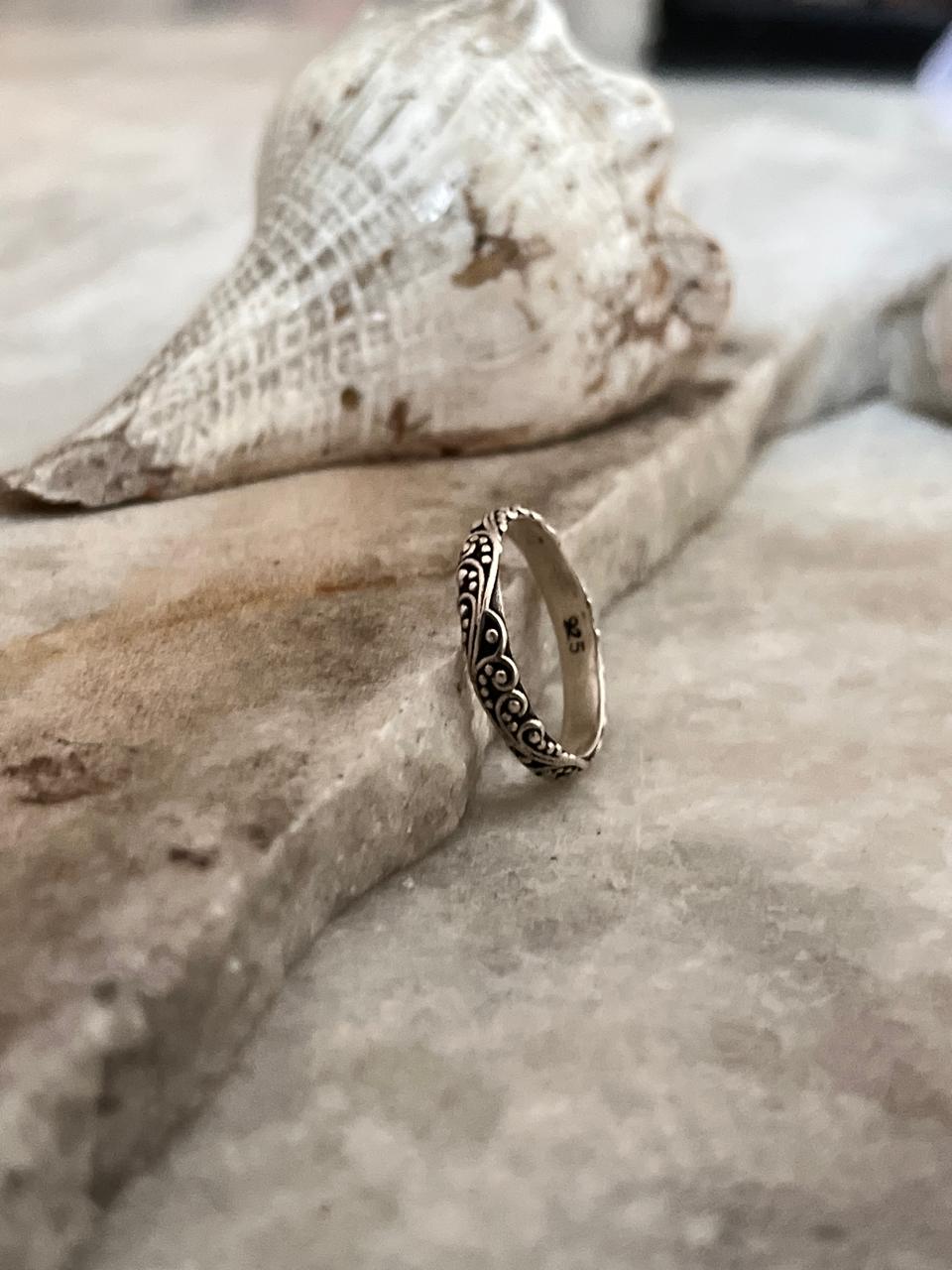 Thin Vintage Motif 925 Sterling Silver Band Ring