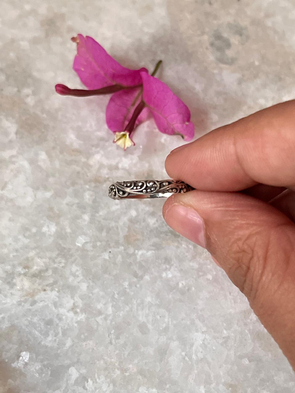 Thin Vintage Motif 925 Sterling Silver Band Ring