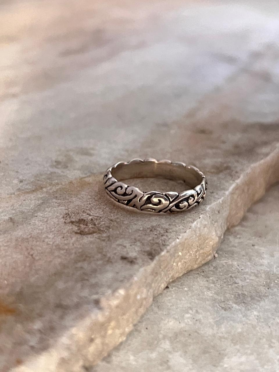 Medium Vintage Motif Band 925 Sterling Silver Ring